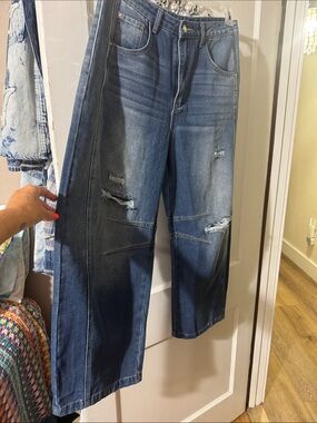 BARREL JEANS SIZE 10